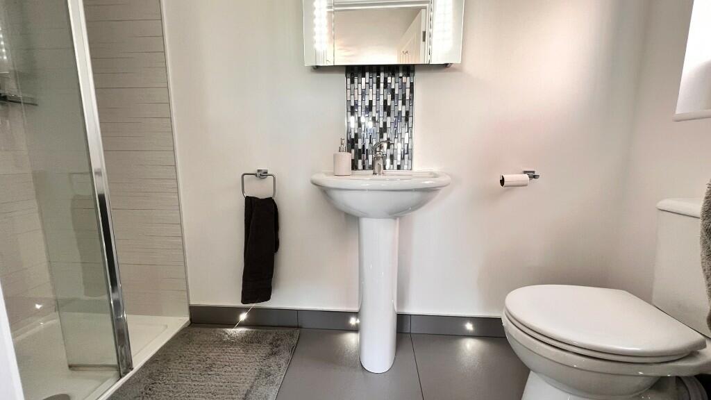 En-suite Shower/W.C.