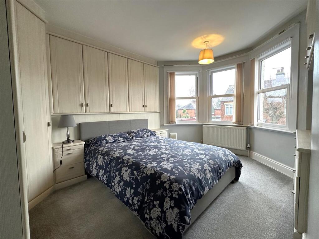 Bay-Fronted Bedroom Two 957