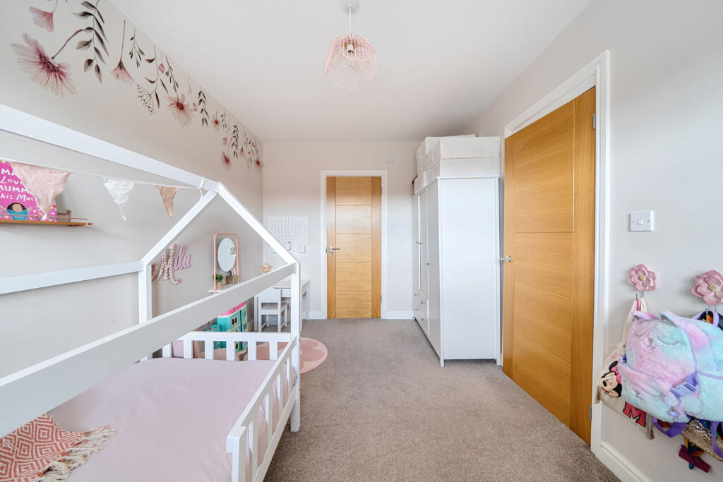 1294126-12-683736...