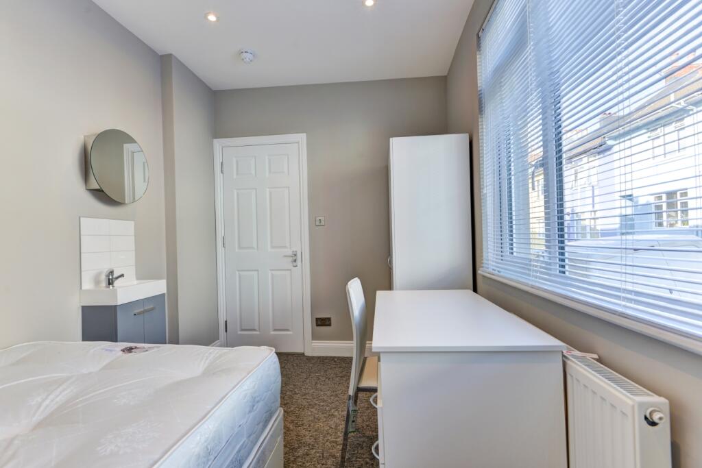 19 Southampton Street Bedroom 2(2)