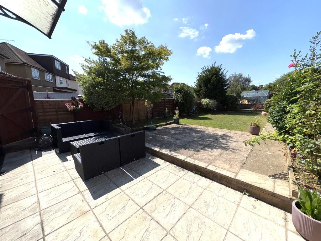 11BoleynDriveGard...