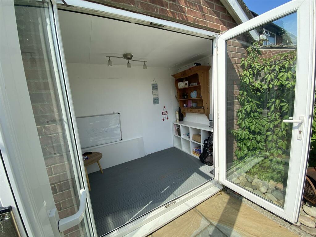 Garage/Garden Room