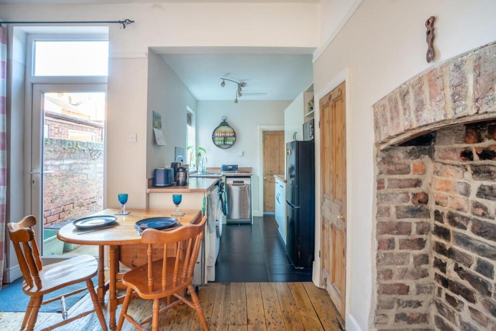 70 Gladstone street-5.jpg