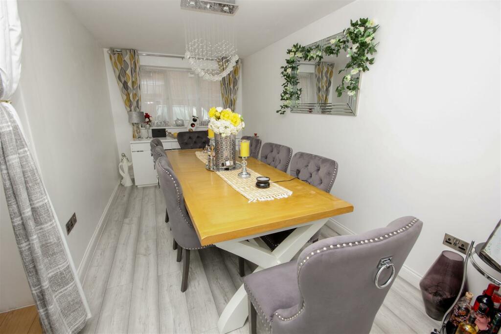 Dining Room.jpg
