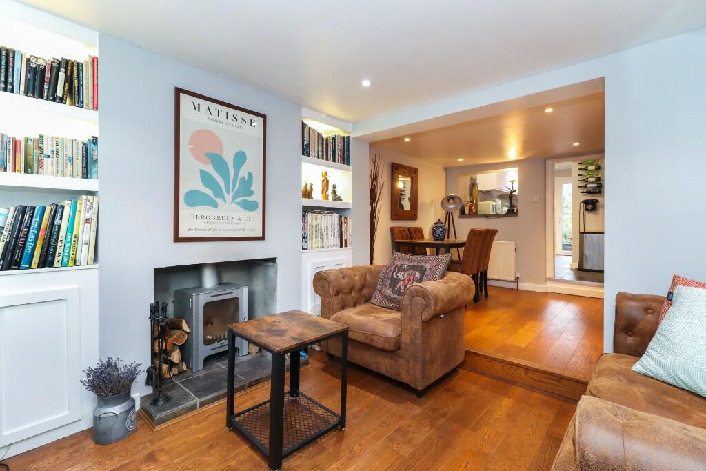Sitting/dining room