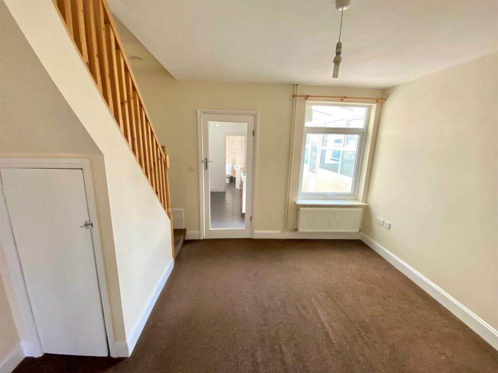 Dining Area.jpg