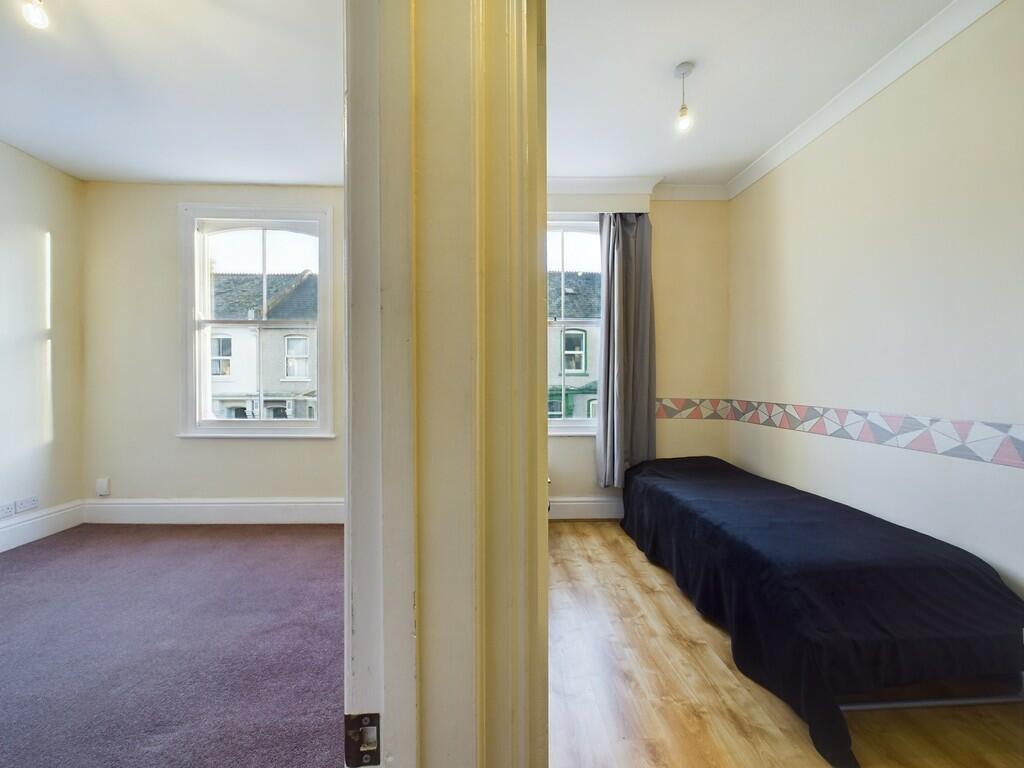 CAM02089G0-PR0381...