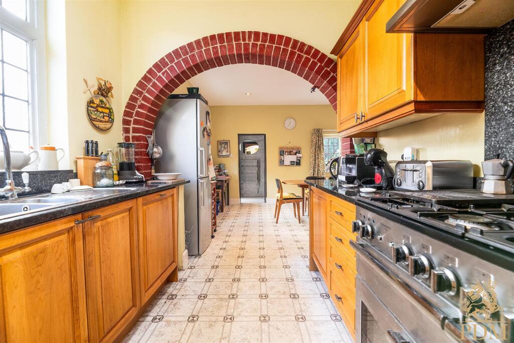 12a Thorncliffe Road (16 of 51).jpg