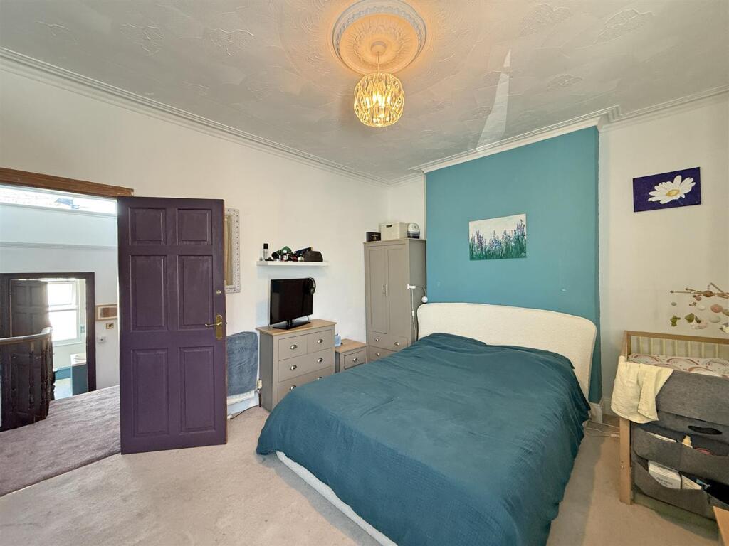 Cotehele Avenue 90 - Bed 1b.jpg