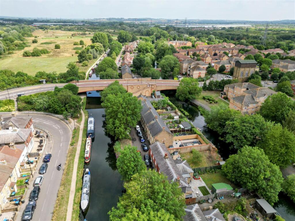 Enfield Island Village~2.jpg