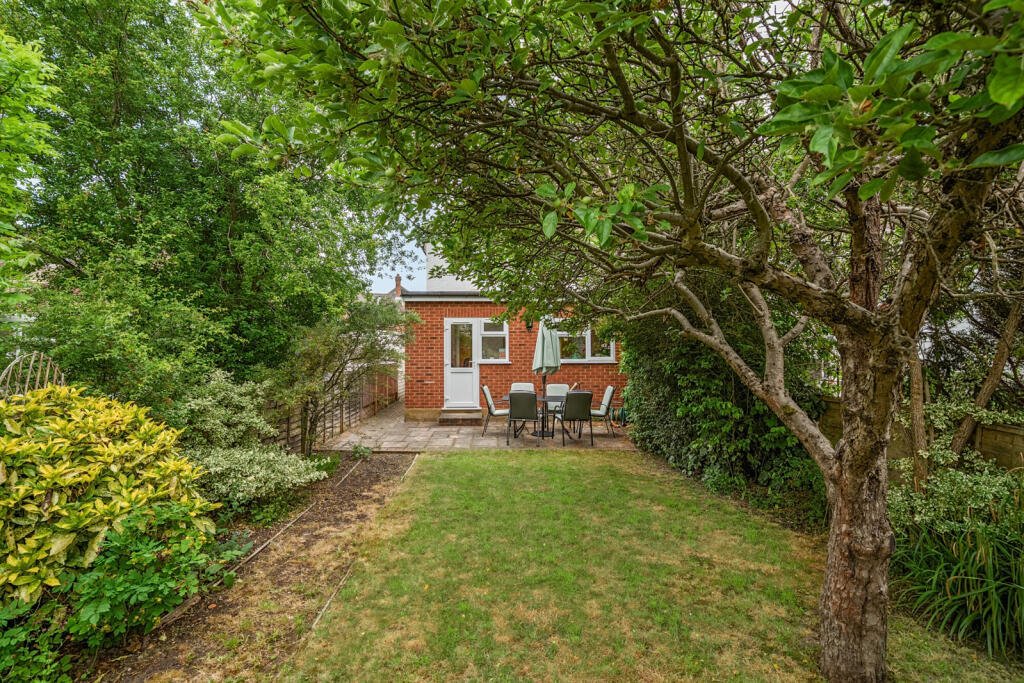 1297812-8-682ef5a...