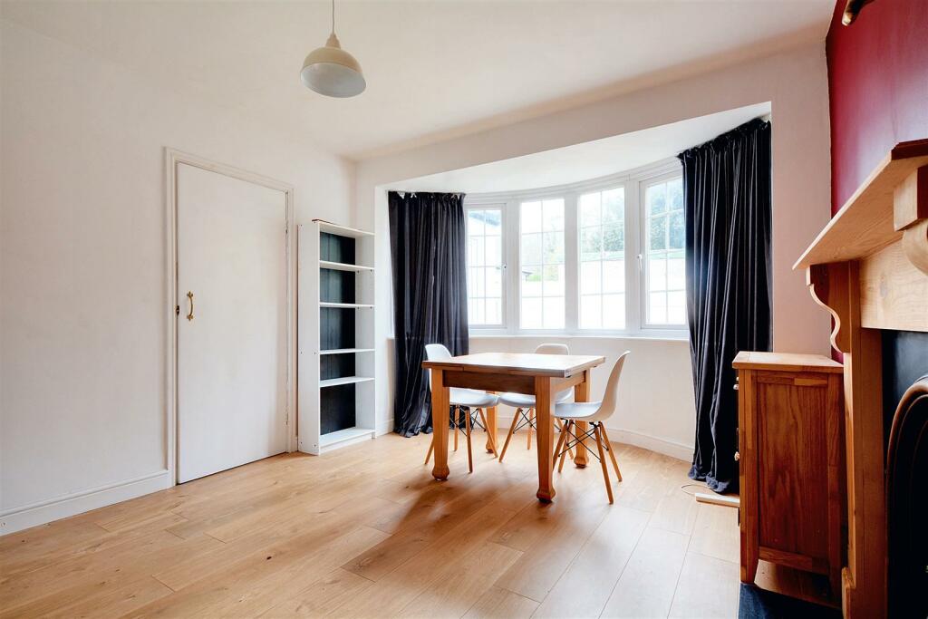 Dining Room_4.jpeg