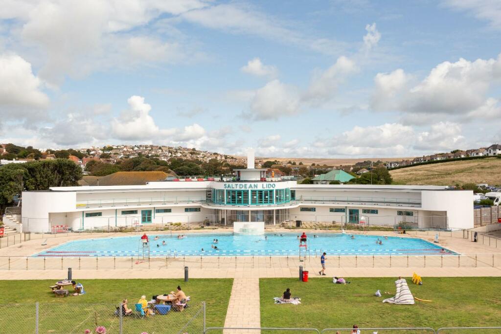 Abbotsbury Close-19.jpg