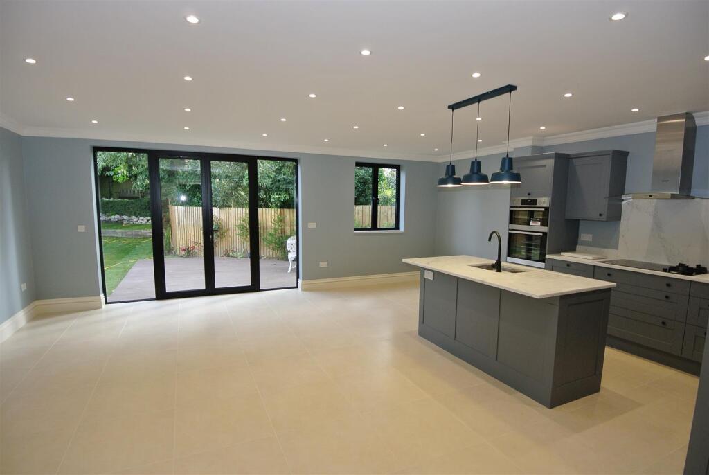 Kitchen Breakfast Family Room 1.JPG