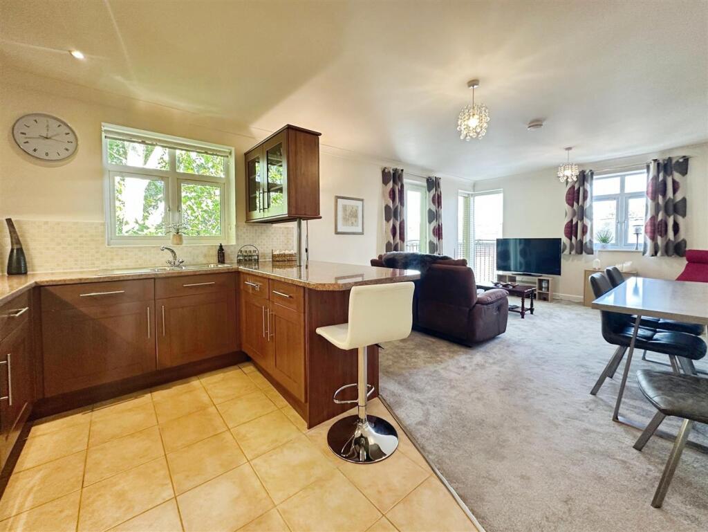 4b718048--4F39-B3B5-A28124083F72-21219-000007F4B9E