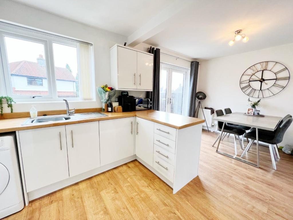 Kitchen pic 4.jpg