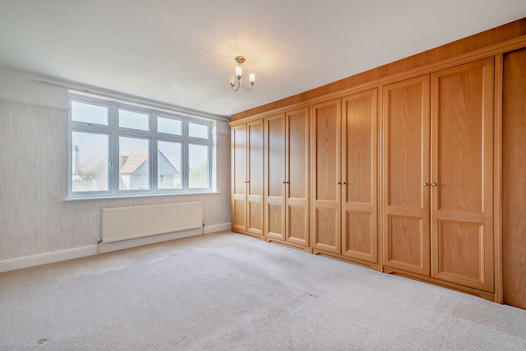 8646612-interior1...