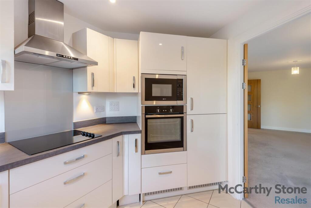 8665945-interior03.jpg