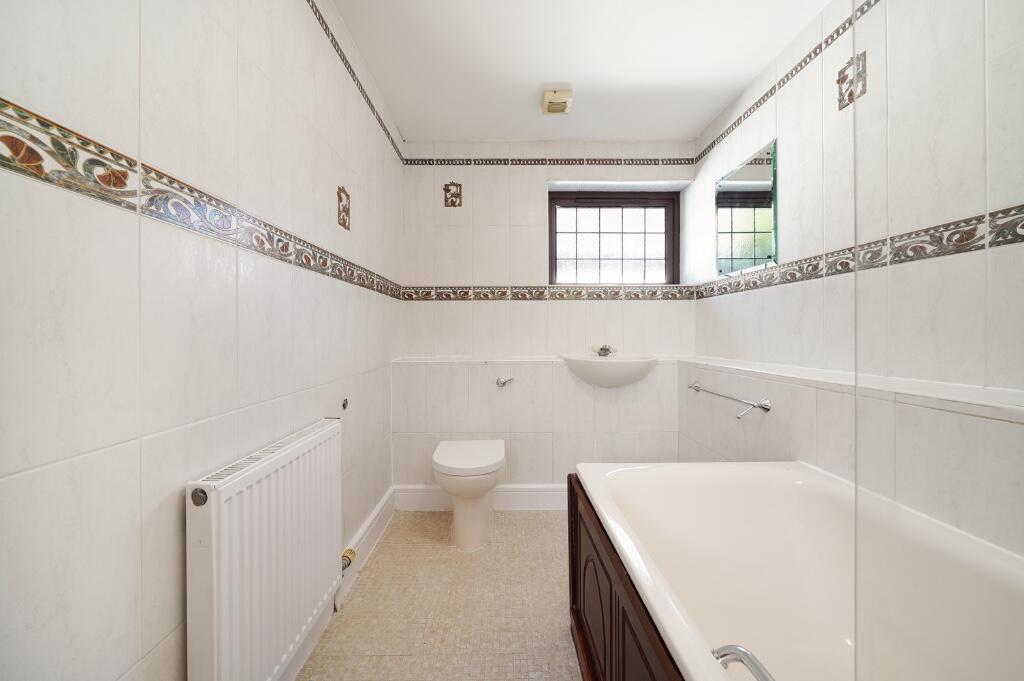 Family bathroom 