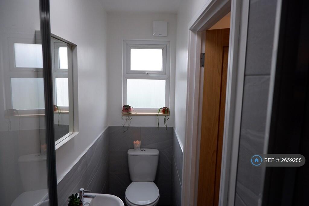 Bedroom 4 En-Suite