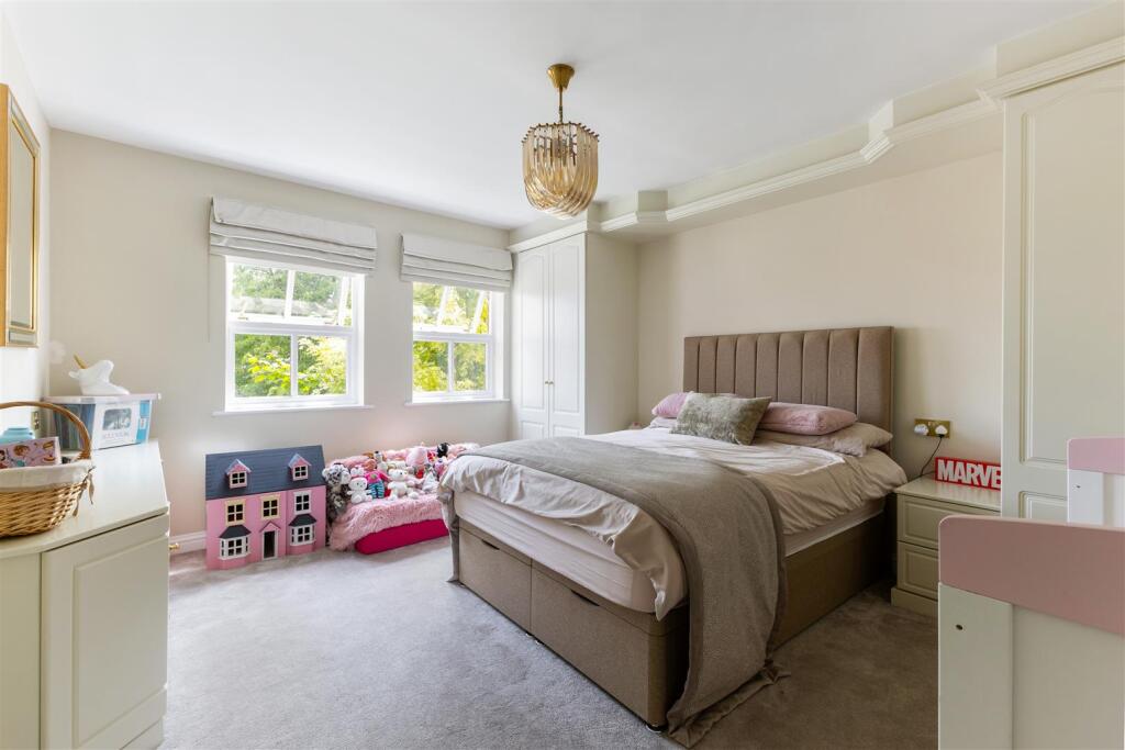 94088_8 Steadings Rise Mere (36).jpg