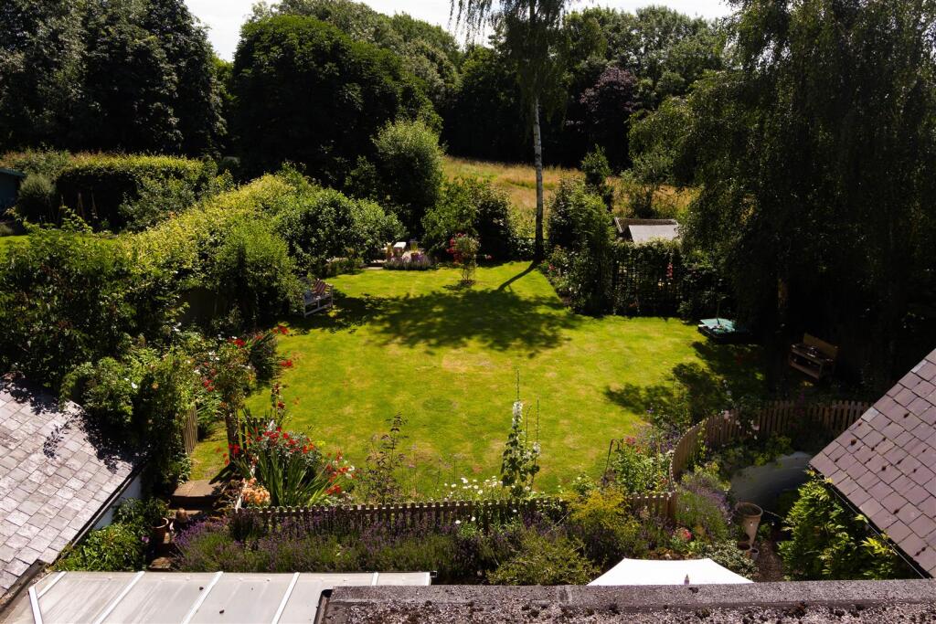 The Old Post Office, Hill Road