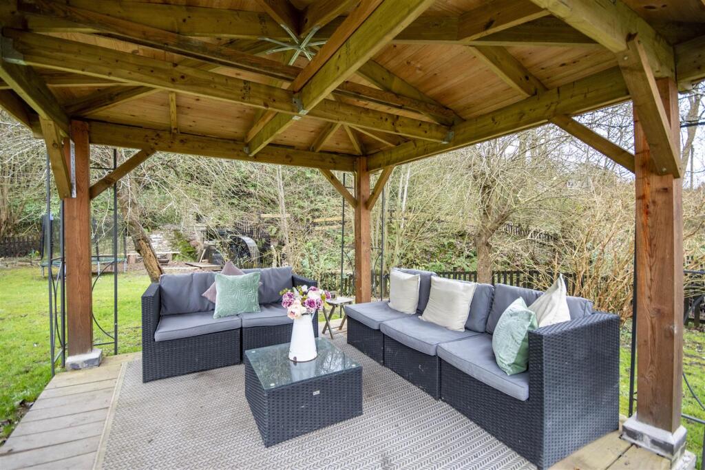Pergola.jpg