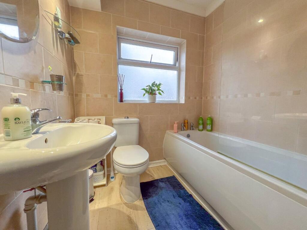 Glenfield Av. - Image-13.jpg