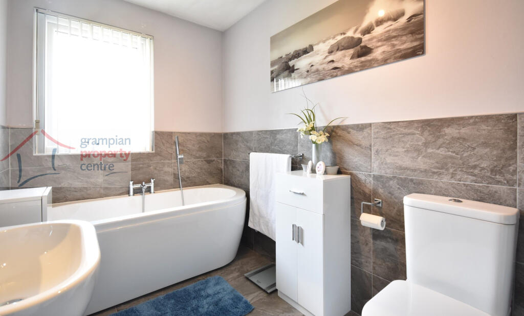 bathroom 2.JPG