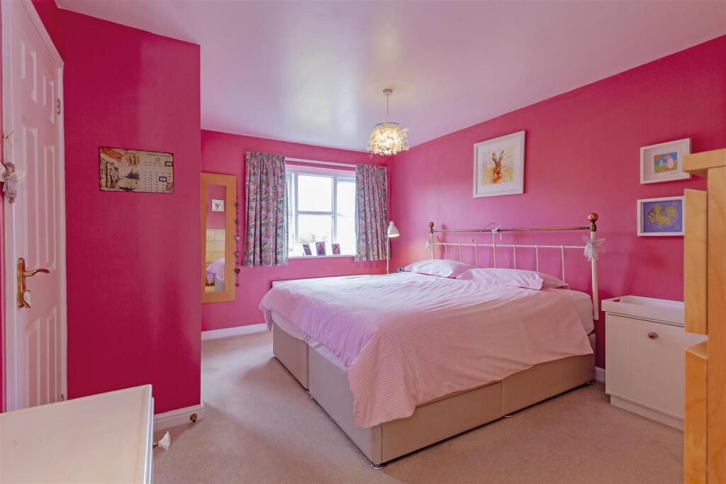 Bedroom 1-3.jpg