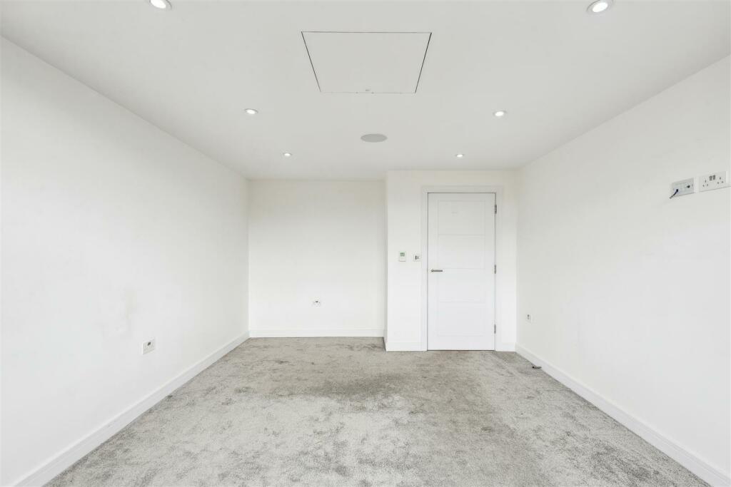 Linen House, W4 - FOR SALE