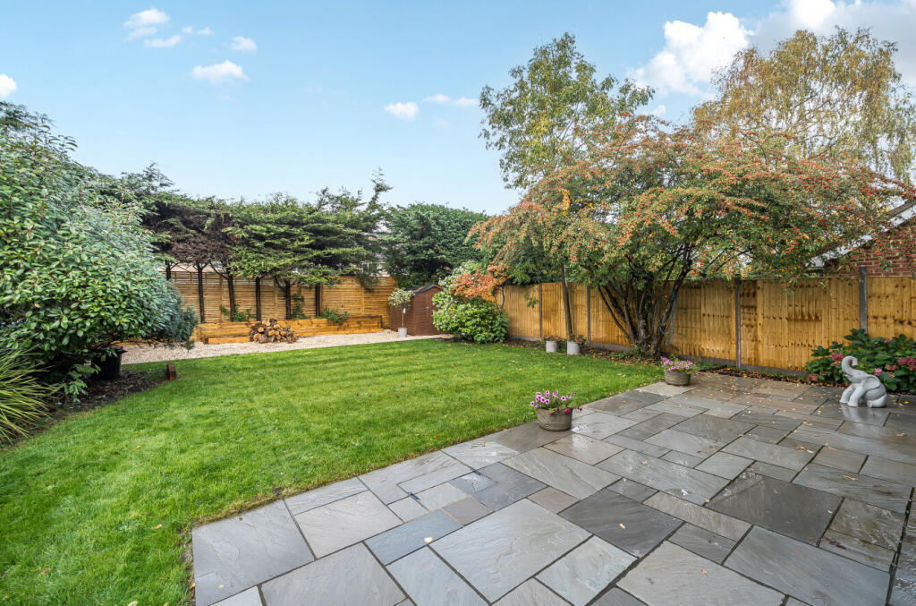 1371005-25-68f640...