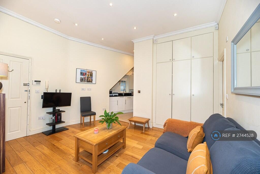 Sitting Room 2