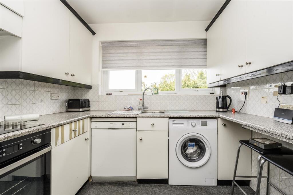 Davidson Frost-Wellings, DWF, Harriet Way, Kitchen
