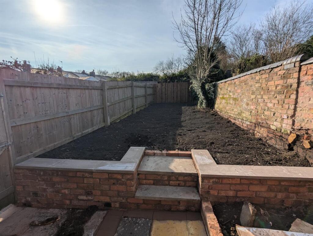 Garden (to be turfed)