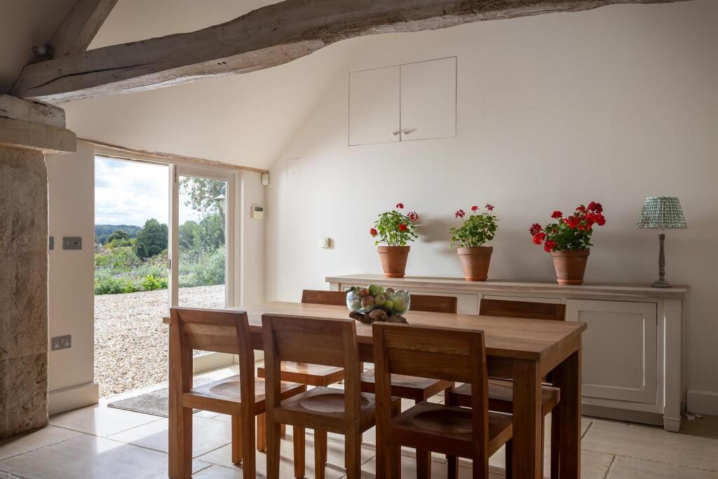 68 - High Barn - GL6 0QA - Web.jpg