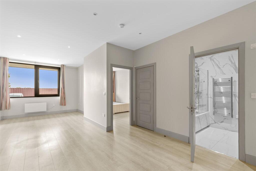 19 Cube House, Quilters Way, HP22 5TB-6.jpg