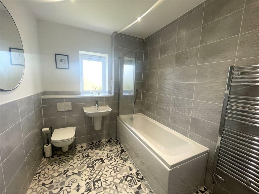 Bathroom.JPG