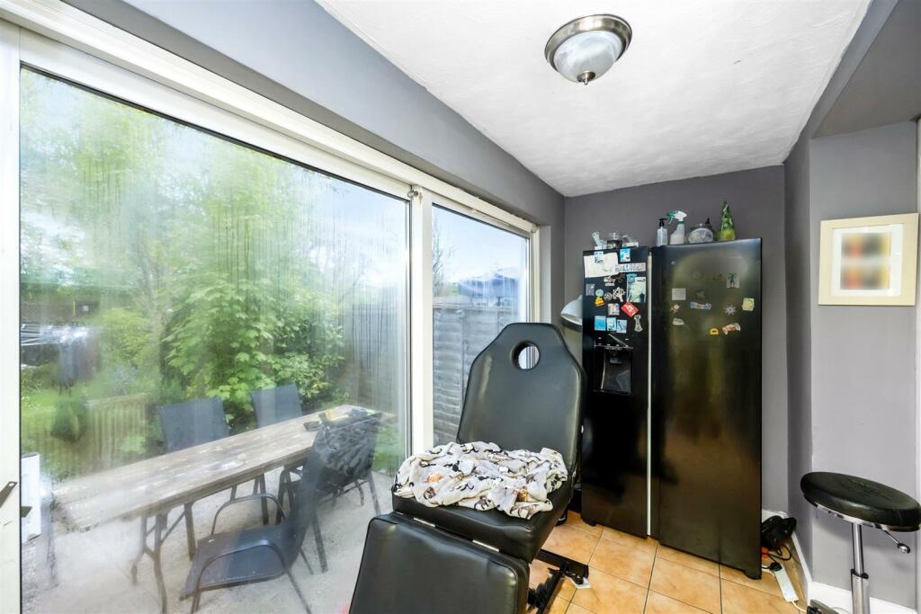 Elm Drive 66 SLIDING DOORS.jpeg