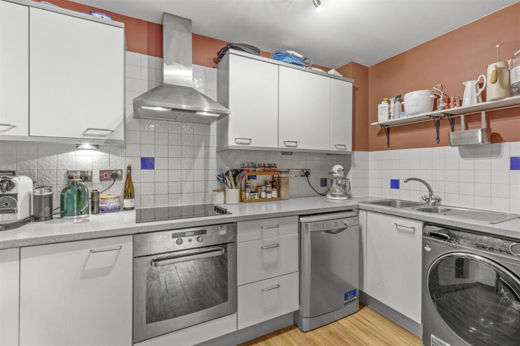 Flat 10, Riverlock Court, Spring Gardens Road, HP1