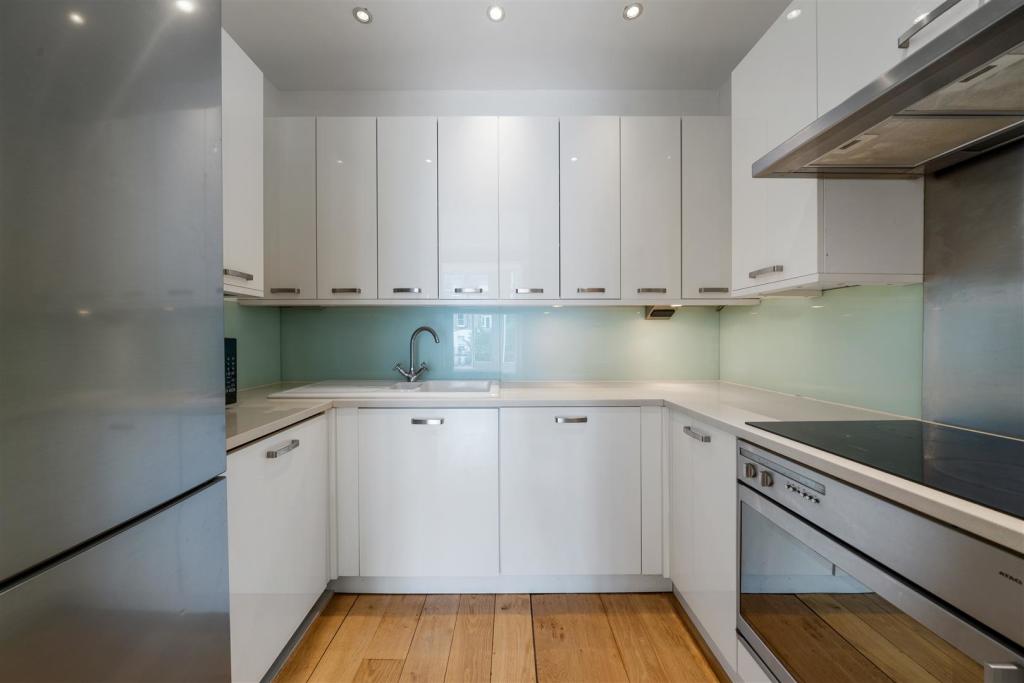 17B Belsize Square NW3 4HT-4.jpg
