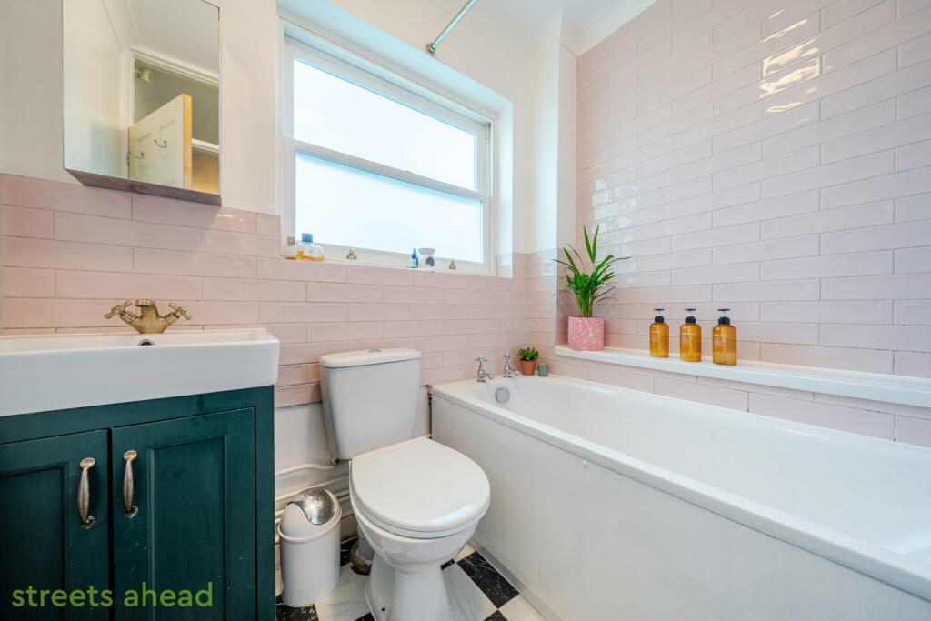 94969436-bf94-4b7...