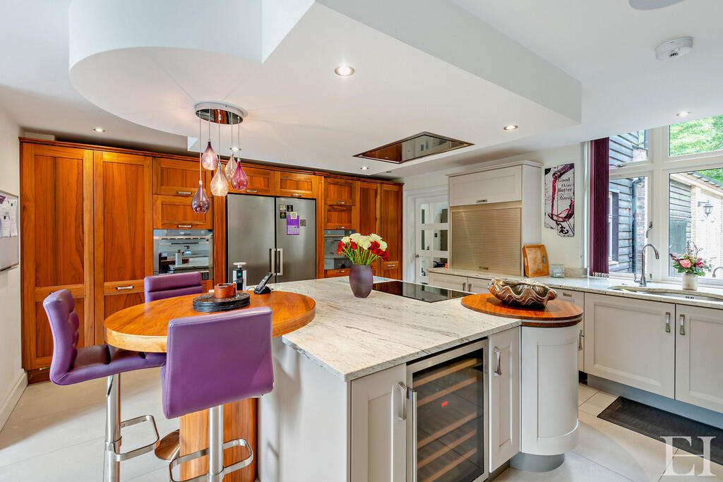 8598871-interiorW...