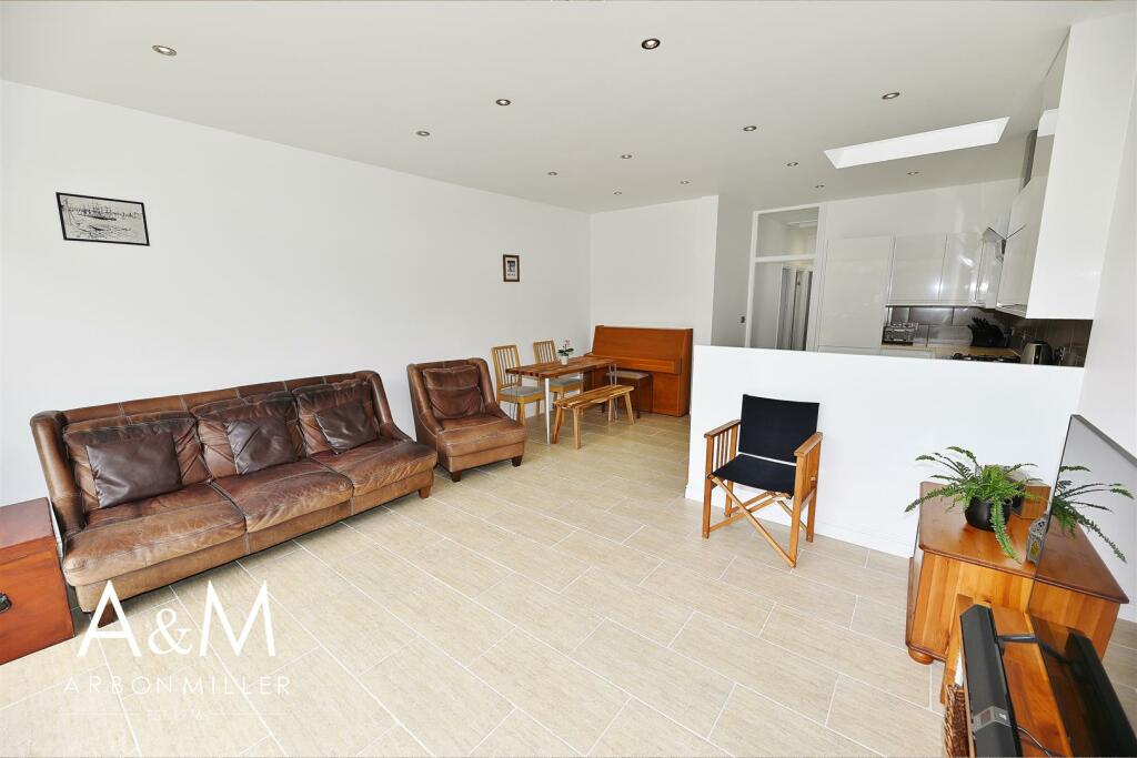Open Plan Kitchen/Lounge