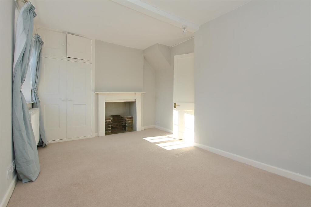 4 mill race close PH14.JPG