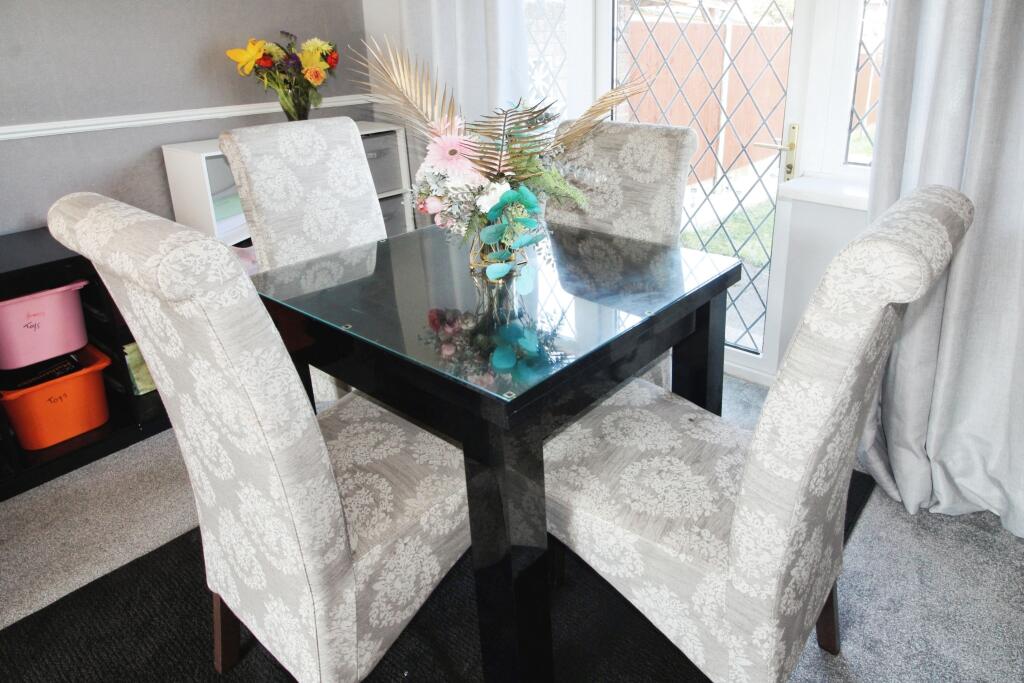 Dining area.JPG