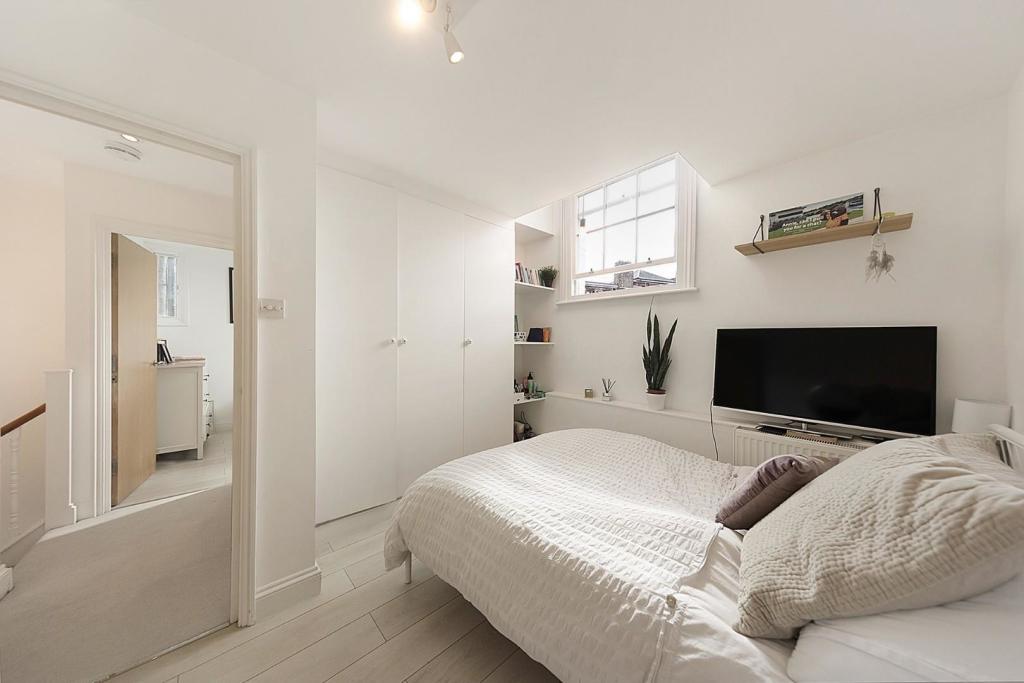 Bedroom (2).jpg