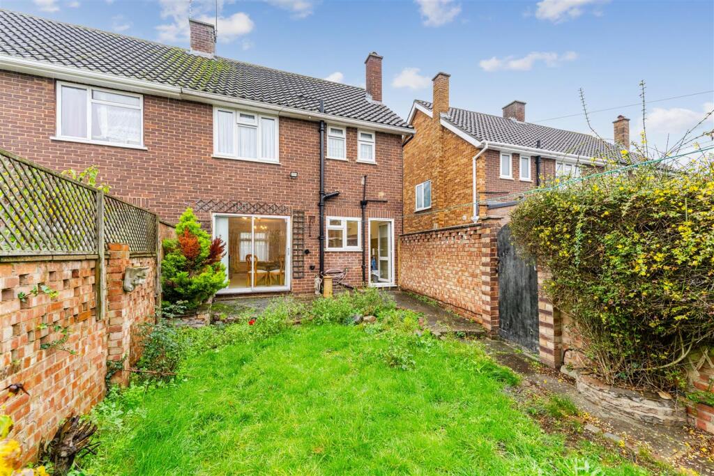 14 Lynton Close, Isleworth TW7 7ET-25.JPG