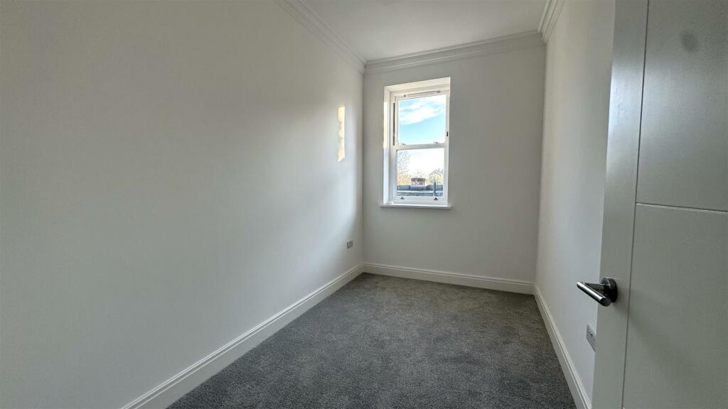 Bedroom 2 .jpg