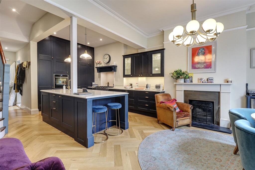 Kitchen/Dining